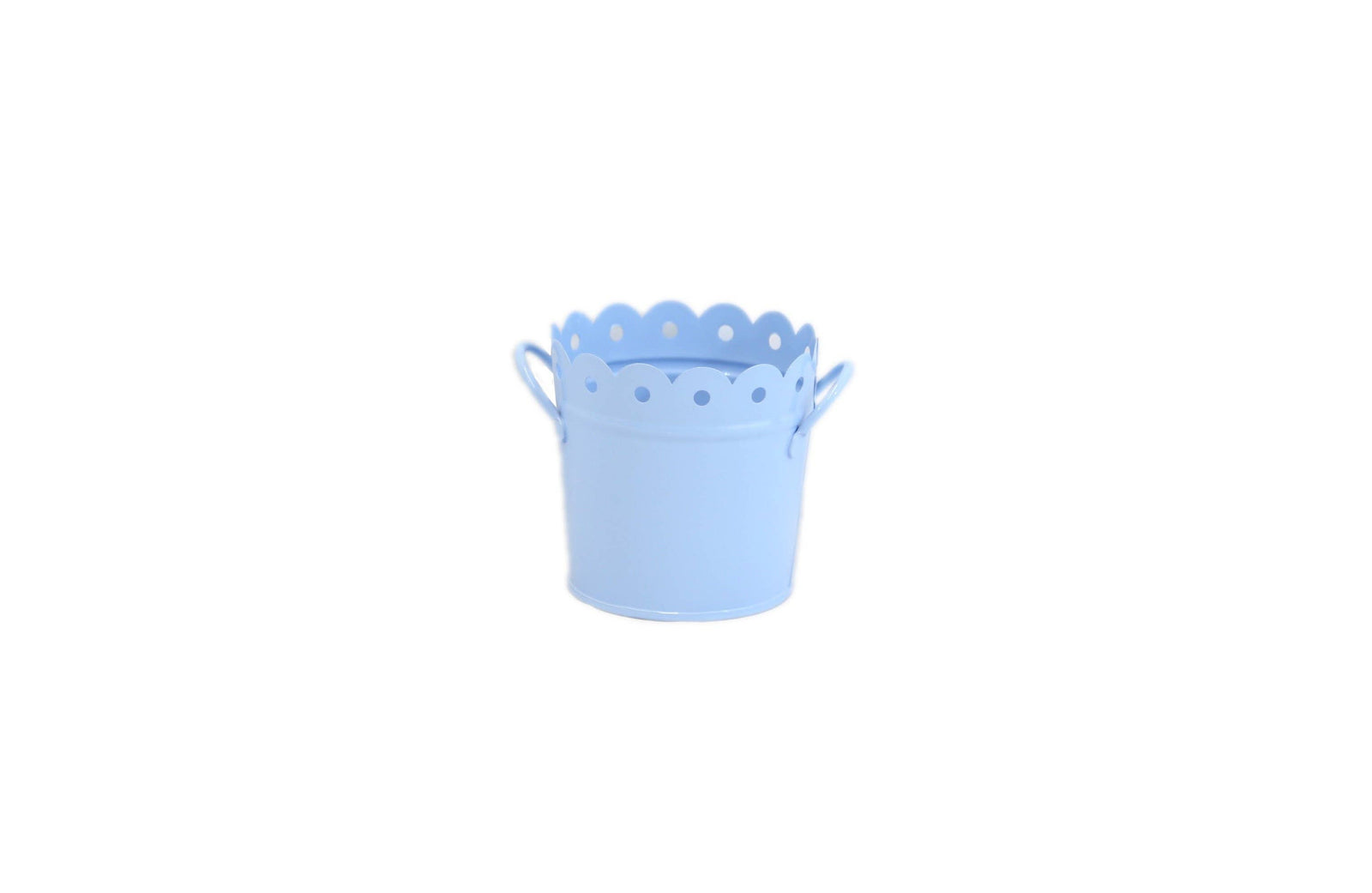 Enamel Scalloped Bucket 6” x 4.75”.